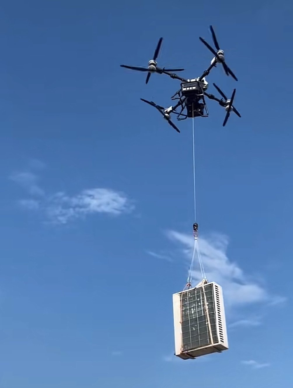 Aerial lifting with heavy payload
